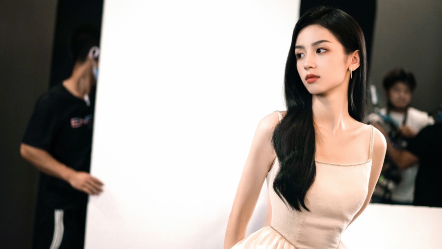 黄子韬解锁音乐制作人新身份 原创单曲《最开心的瞬间》 即将发布
